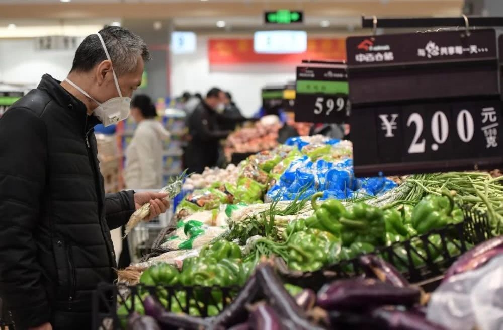 疫情中，一個中產(chǎn)家庭能撐多久？